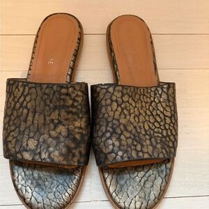 Alias Mae Black and Gold Textured Sandals